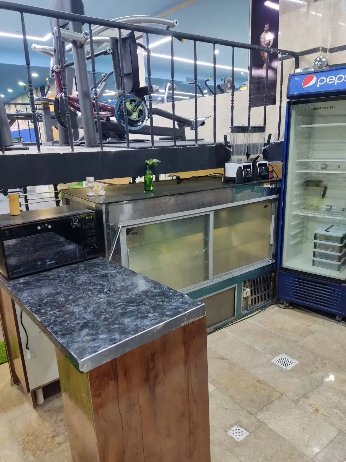 اجاره کافی شاپ داخل باشگاه بدنسازی|اجارهٔ مغازه و غرفه|مشهد, امیر|دیوار