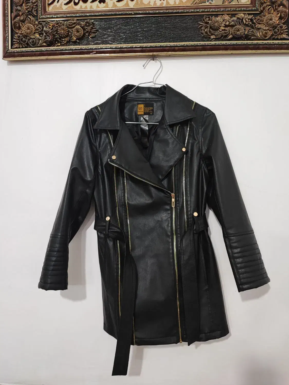 کاپیشن چرم|لباس|گلپایگان, |دیوار