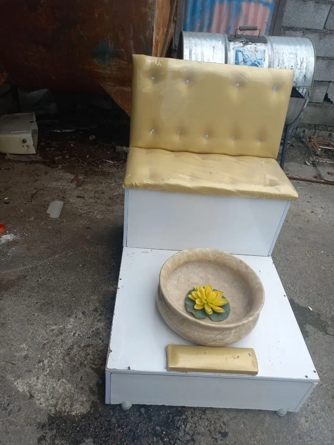 سرویس مبلمان سالن زیبایی بانوان|آرایشگاه و سالنهای زیبایی|چمستان, |دیوار