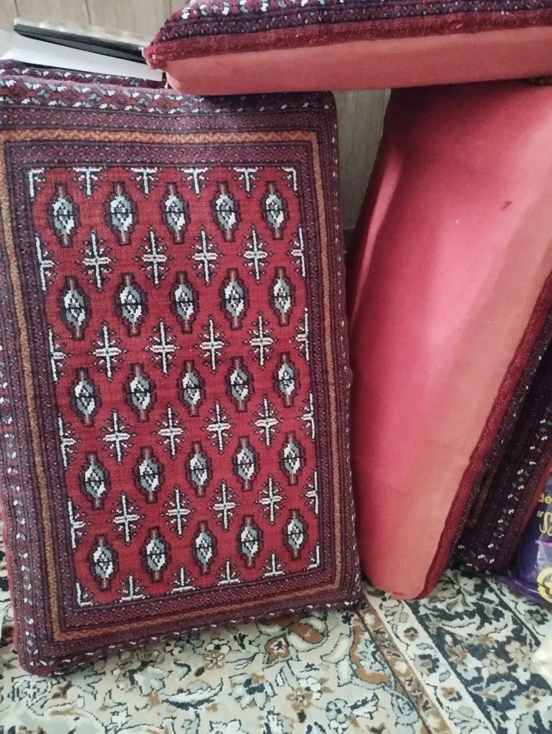 پشتی فرشی|پشتی|شیراز, سفیرشمالی|دیوار