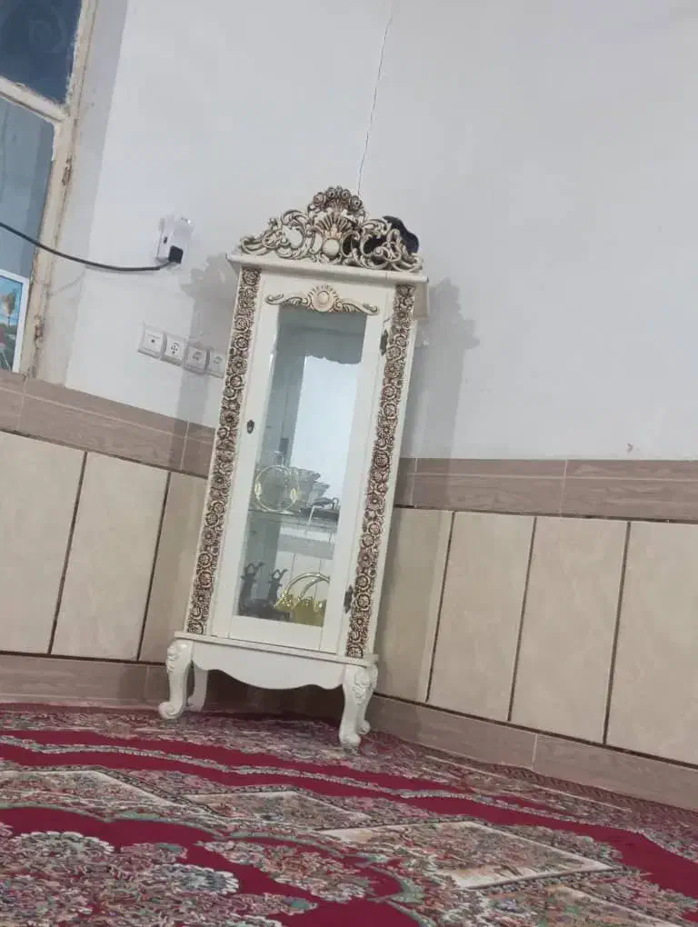 تخت خواب دونفره وجاکفشی وویترین در بستان|تخت و سرویس خواب|دشت آزادگان, |دیوار