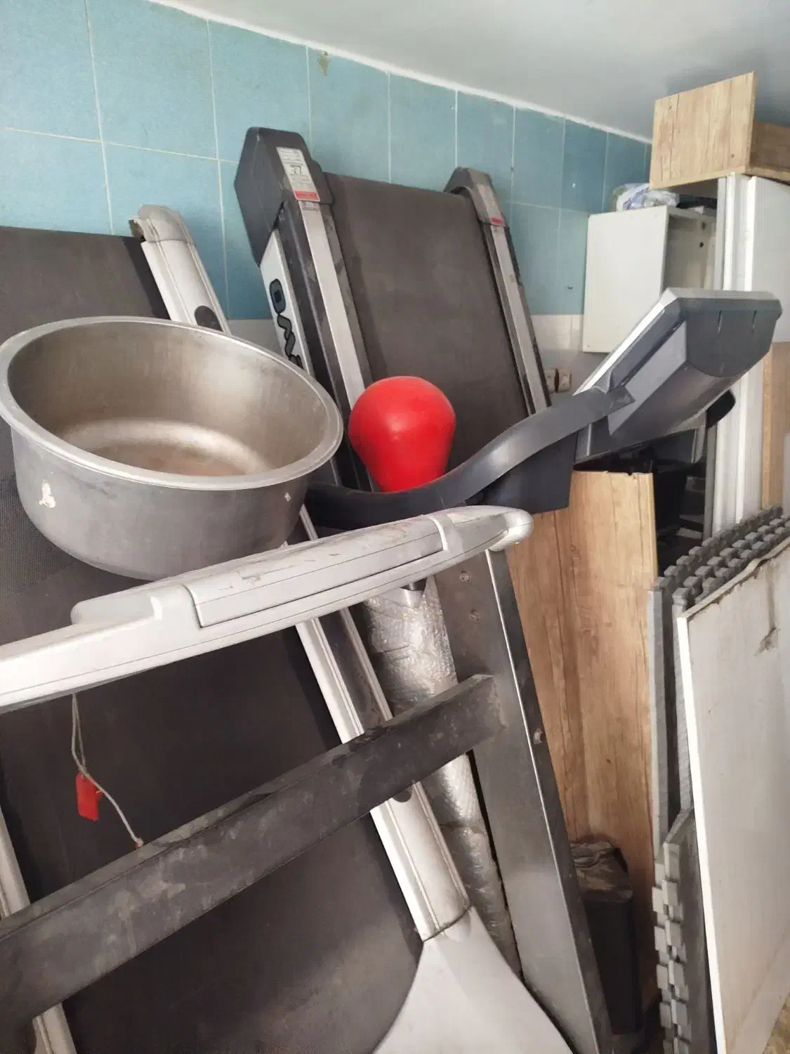 4عدد تردمیل|تجهیزات ورزشی|صدرا-فارس, فاز ۱|دیوار