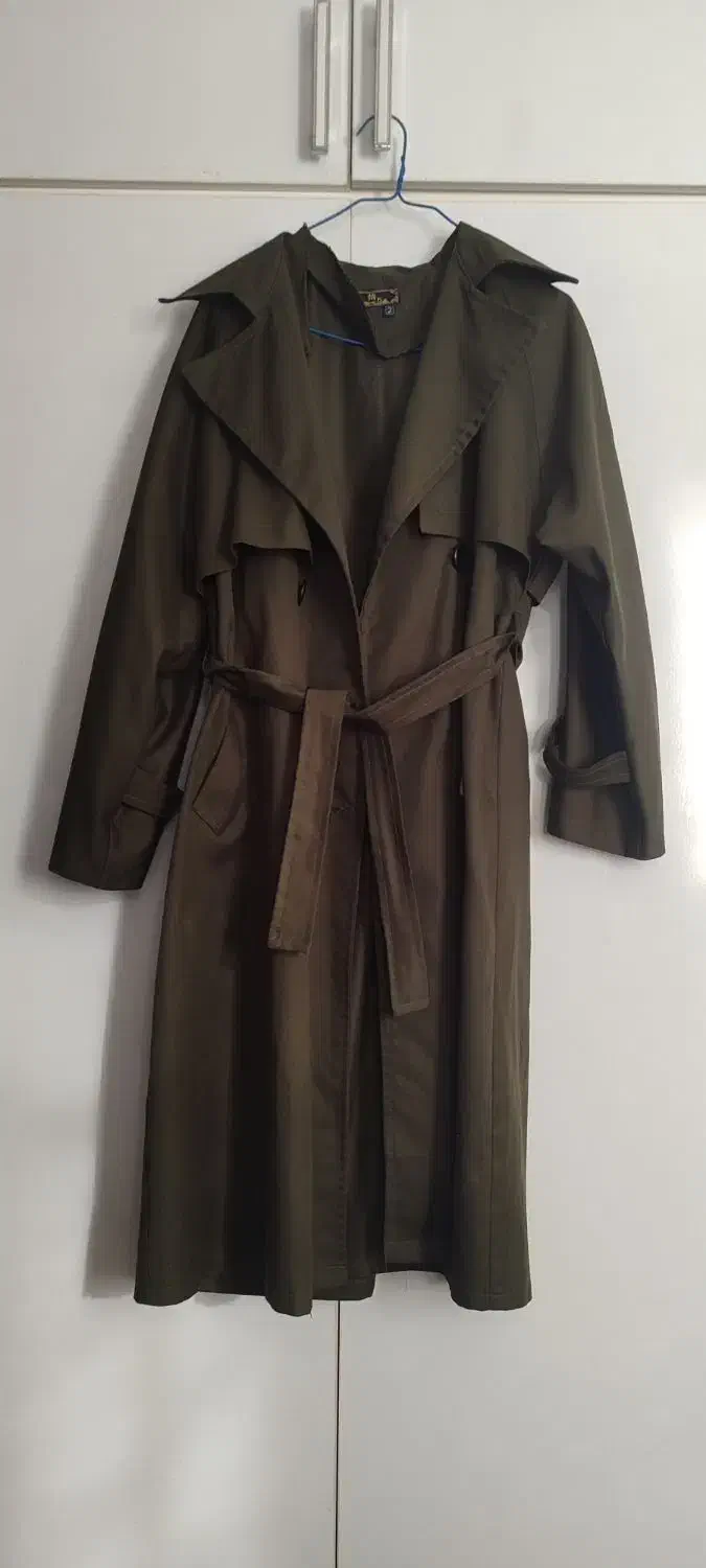 کاپشن و بارانی|لباس|منجیل, |دیوار