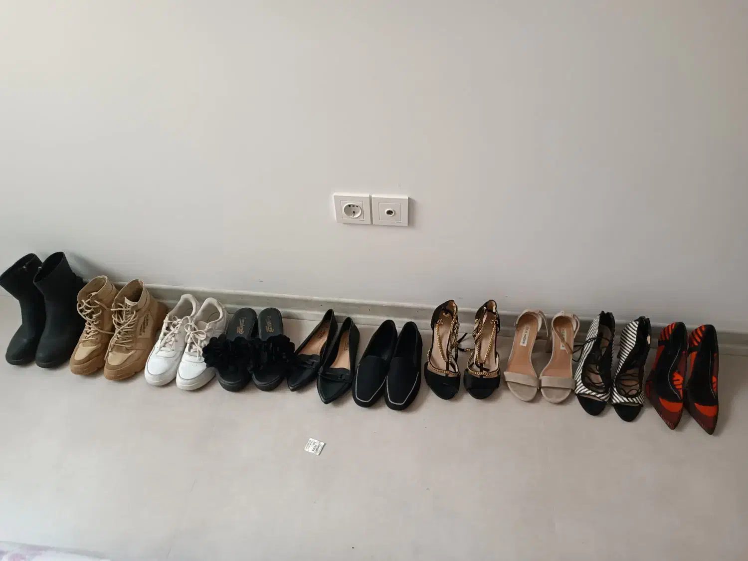 کفش|کیف، کفش، کمربند|شیراز, دکتر حسابی|دیوار
