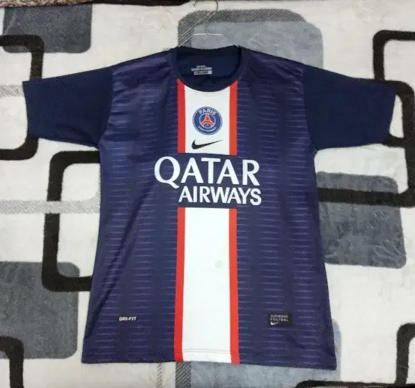 کیت پاریسن ژرمن 2022-2023|لباس|قم, شهر قائم|دیوار