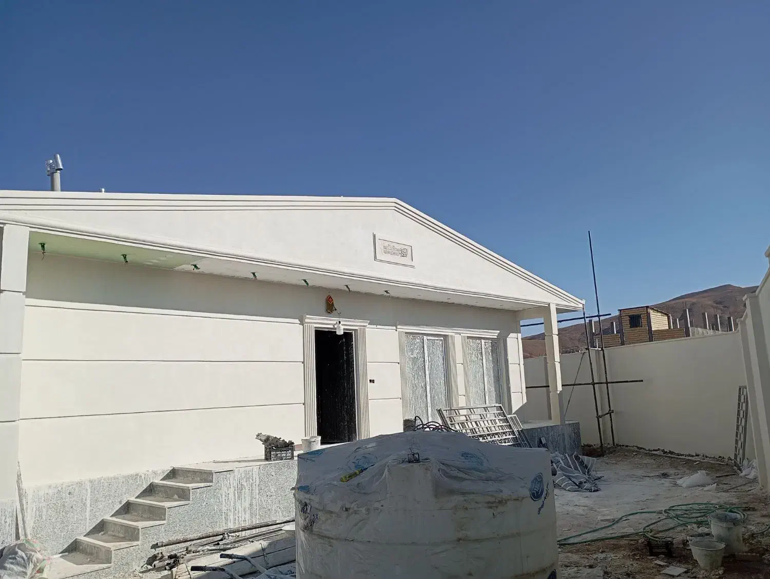 سیمانبری .سیمانکاری دیوار کشی کاشی سرامیک سنگ کاری|خدمات پیشه و مهارت|خمینیشهر, |دیوار