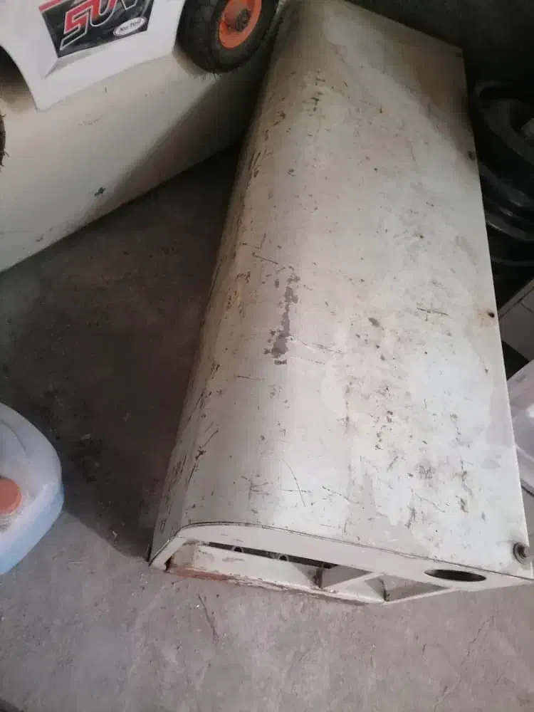 پایه و کاور مخزن گاز کارخونه پیکان وانت|قطعات یدکی و لوازم جانبی|قرچک, میرزائی شمالی|دیوار