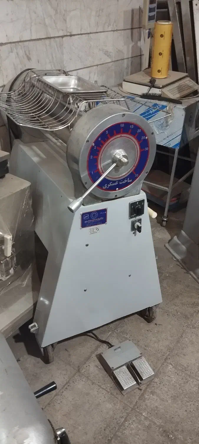 خمیر پهن کن شیتر قنادی و نان فانتزی مارک عسگری|کافی‌شاپ و رستوران|تهران, شهرک فردوس (حسینی)|دیوار