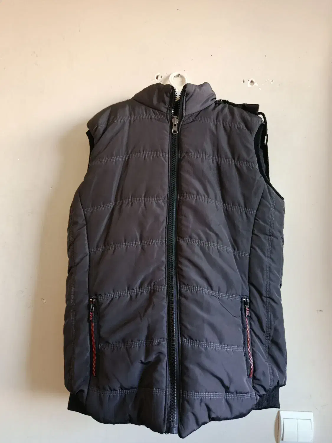 پافر دورو|لباس|فولادشهر, C4|دیوار