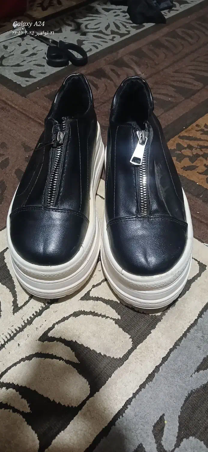 کفش و کتونی|کیف، کفش، کمربند|پرند, فاز ۲|دیوار