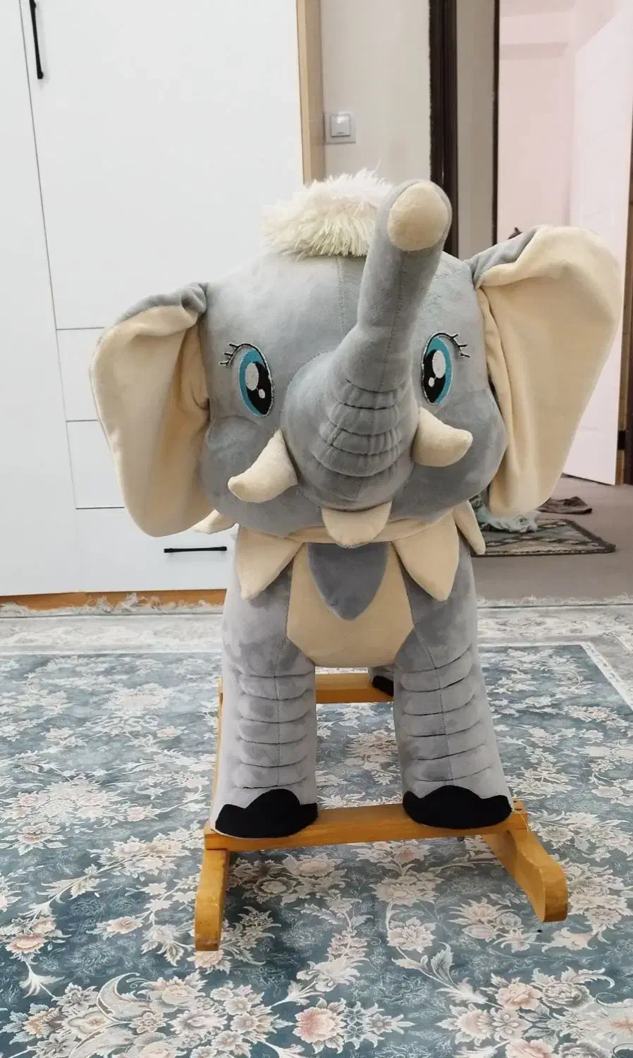 راکر فیل|اسباب‌بازی بچه|رشت, کوی امام رضا|دیوار