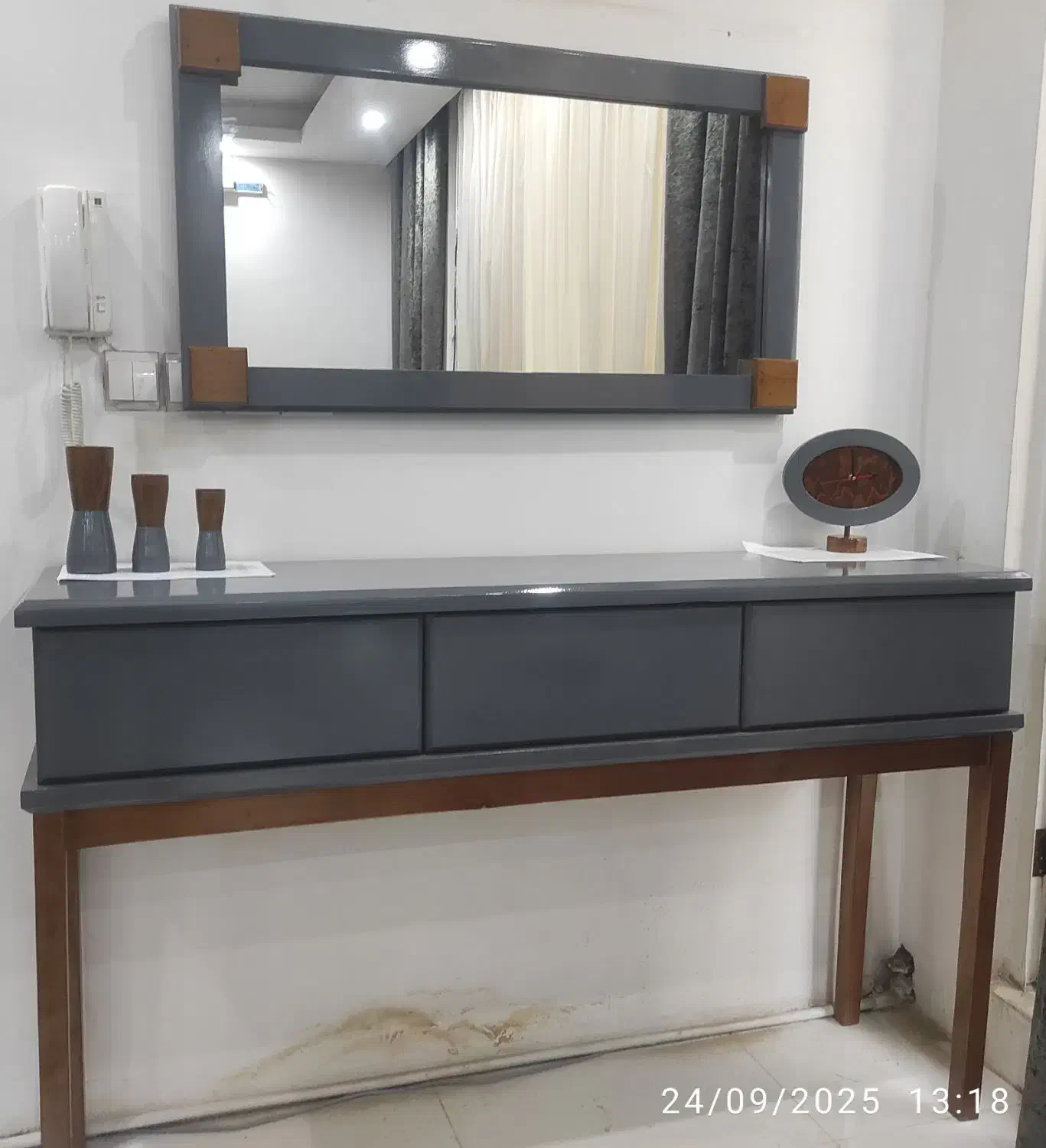 کنسول دراورتی وی جاکفشی طرح مدرن وسنتی اپوکسی|بوفه، ویترین، کنسول|مشهد, رسالت|دیوار