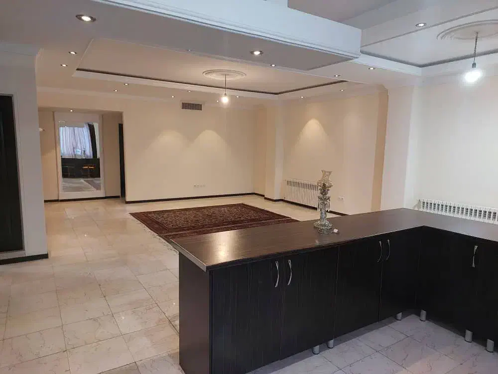 ۱۲۲متر تاپ لوکیشن پونک‌شمالی