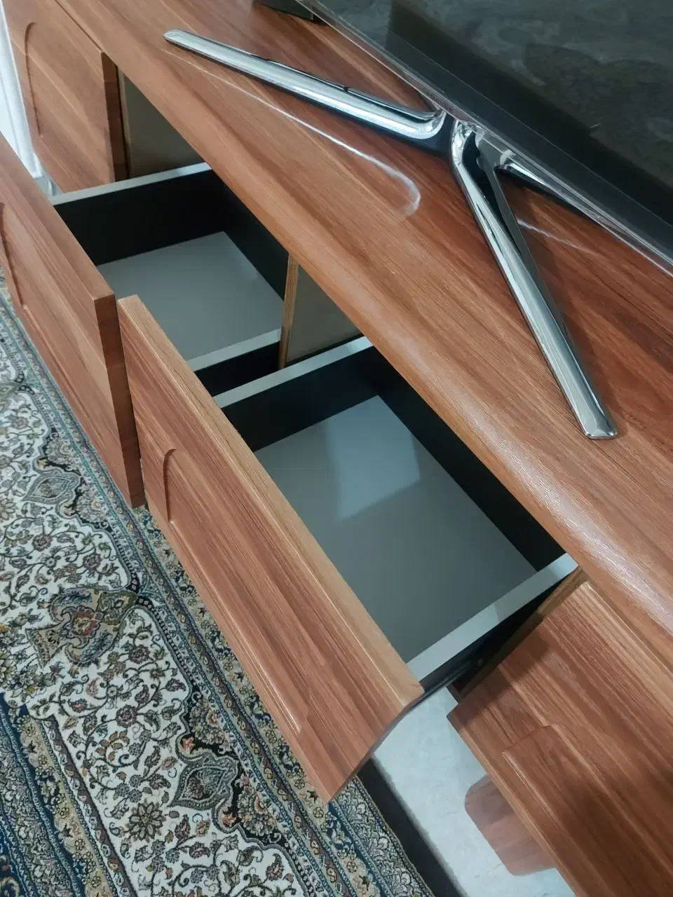 میز تلویزیون ( نو و تازه خریداری شده )|میز تلویزیون|آمل, |دیوار