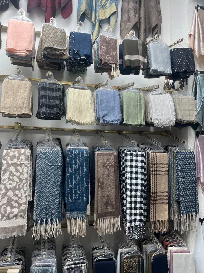 استخدام فروشنده خانم شال و روسری|استخدام بازاریابی و فروش|باقرشهر, |دیوار