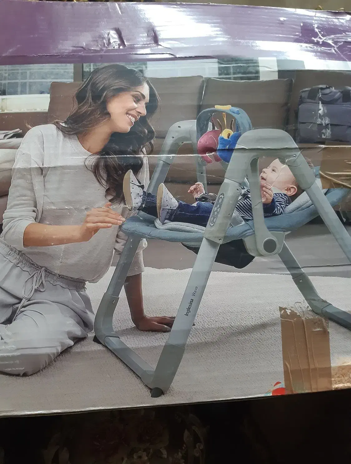 گهواره برقی وتخت و تعدادی لباس وست بیمارستانی|اسباب و اثاث بچه|اسلام‌شهر, شهرک قائمیه|دیوار