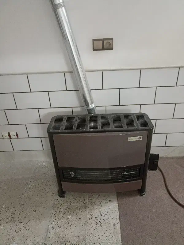 بخاری گازی سالم|بخاری، هیتر، شومینه|ساوه, |دیوار