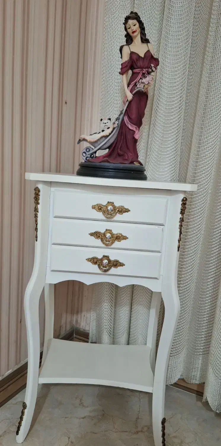 میز و مجسمه|میز تلفن|بندر امام خمینی, |دیوار