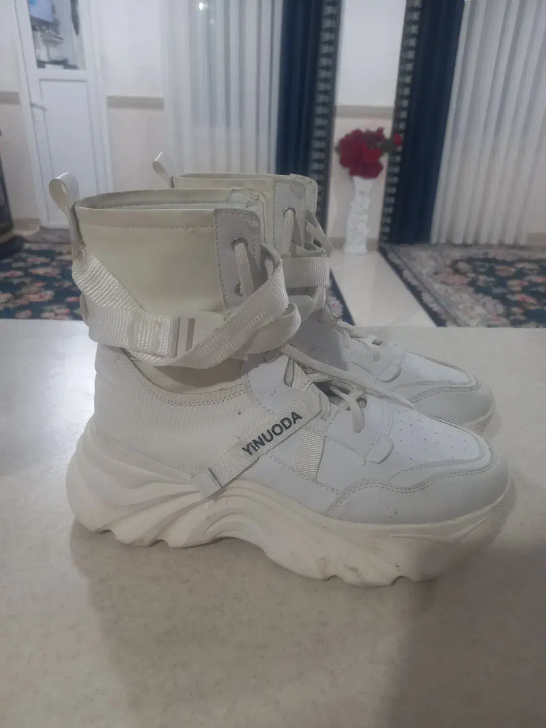 بوت اسپرت سفید.معاوضه ای|کیف، کفش، کمربند|کرمانشاه, |دیوار