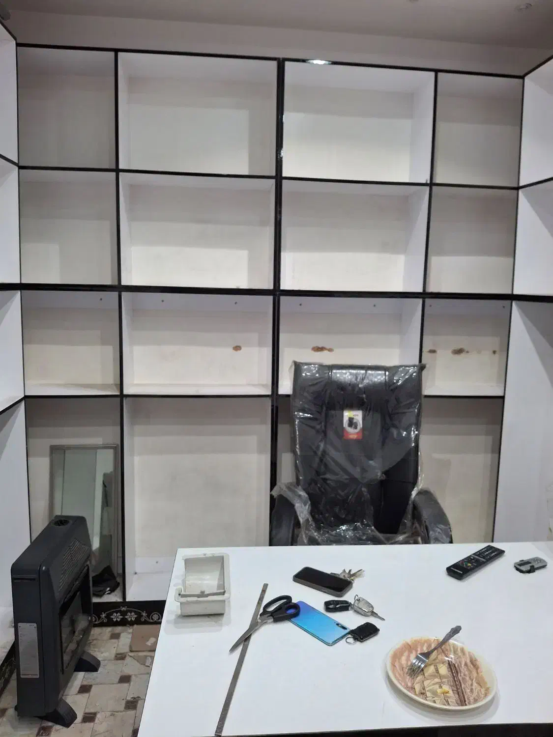 قفسه|کتابخانه، شلف، قفسه‌های دیواری|قم, باغ شریفی|دیوار