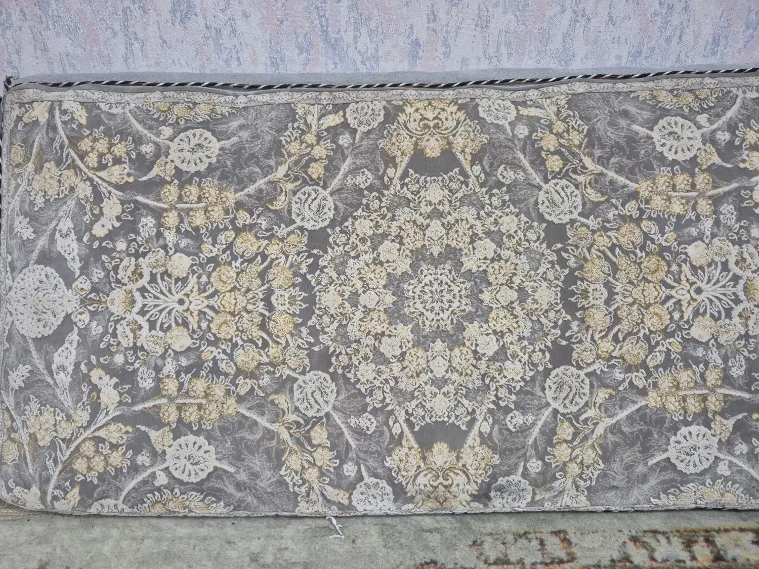 پشتی ۲ جفت ۴ عدد|پشتی|قم, پامنار|دیوار