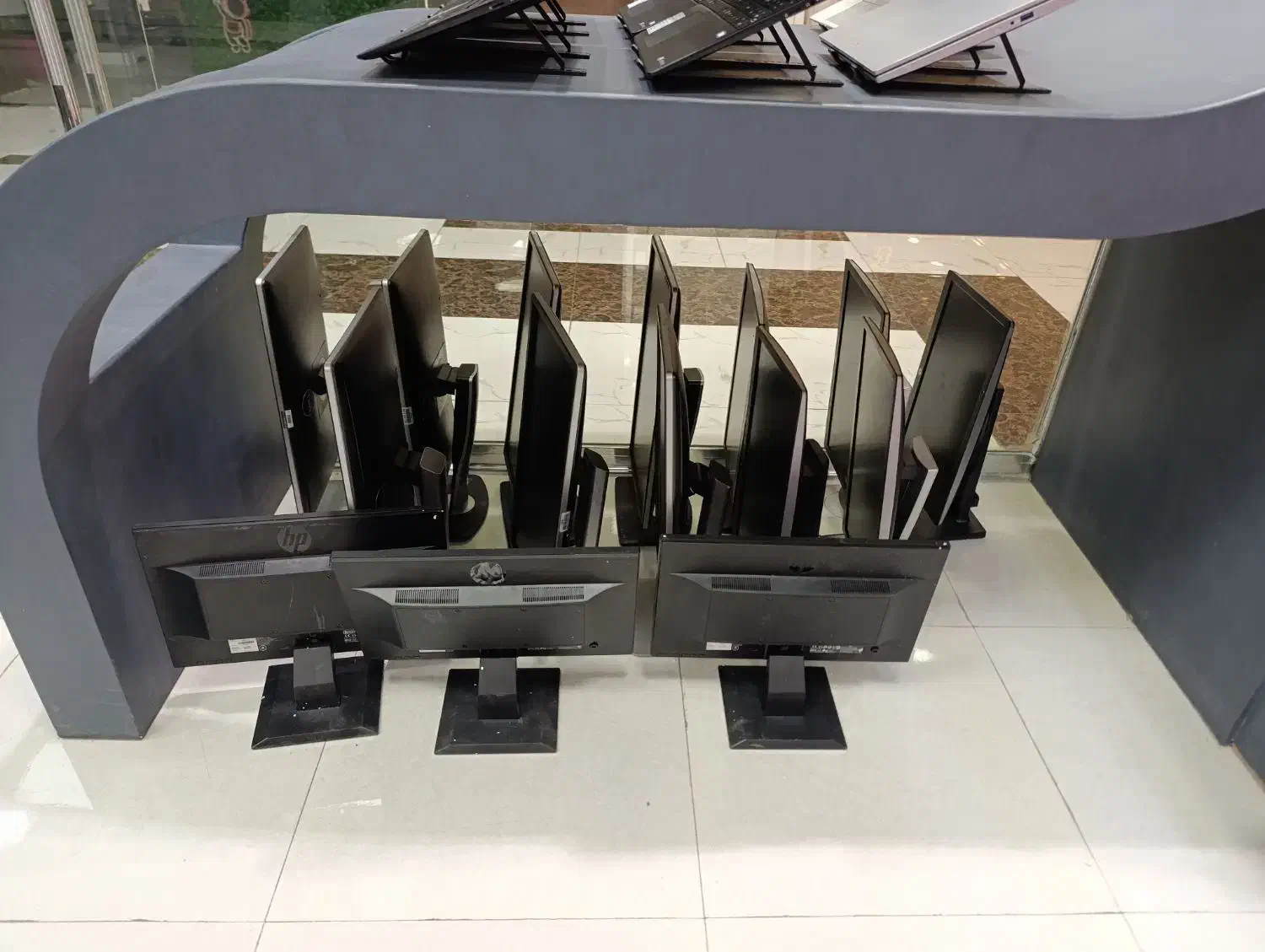 انواع مانیتور استوک وارداتی|قطعات و لوازم جانبی رایانه|قزوین, |دیوار