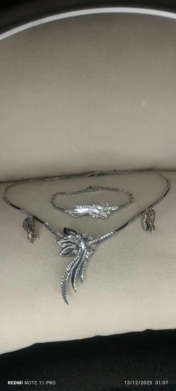 تعدادی قطعه طلای نو وشیک وسکه|جواهرات|مشهد, هفده شهریور|دیوار