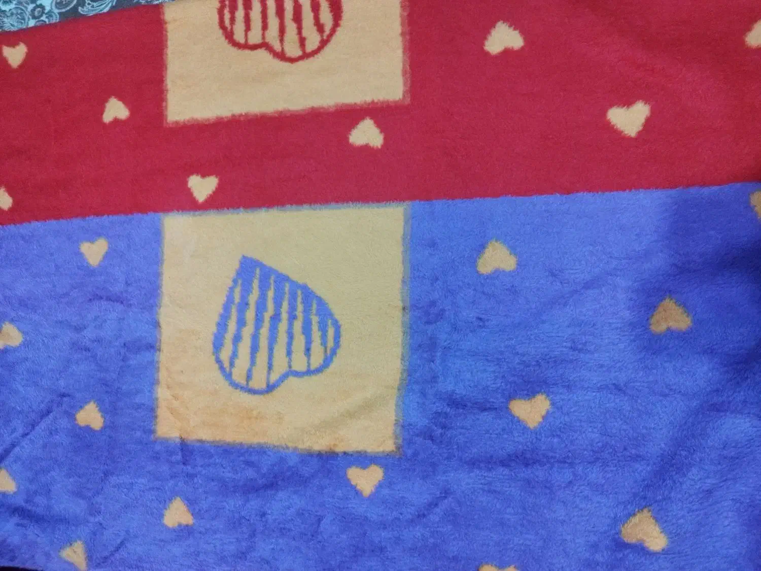 پتو ضخیم پشمی|رختخواب، بالش، پتو|شلمان, |دیوار