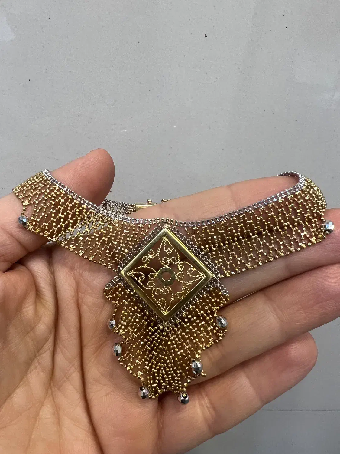 طلا۲ درصد|جواهرات|شیراز, شاهچراغ|دیوار