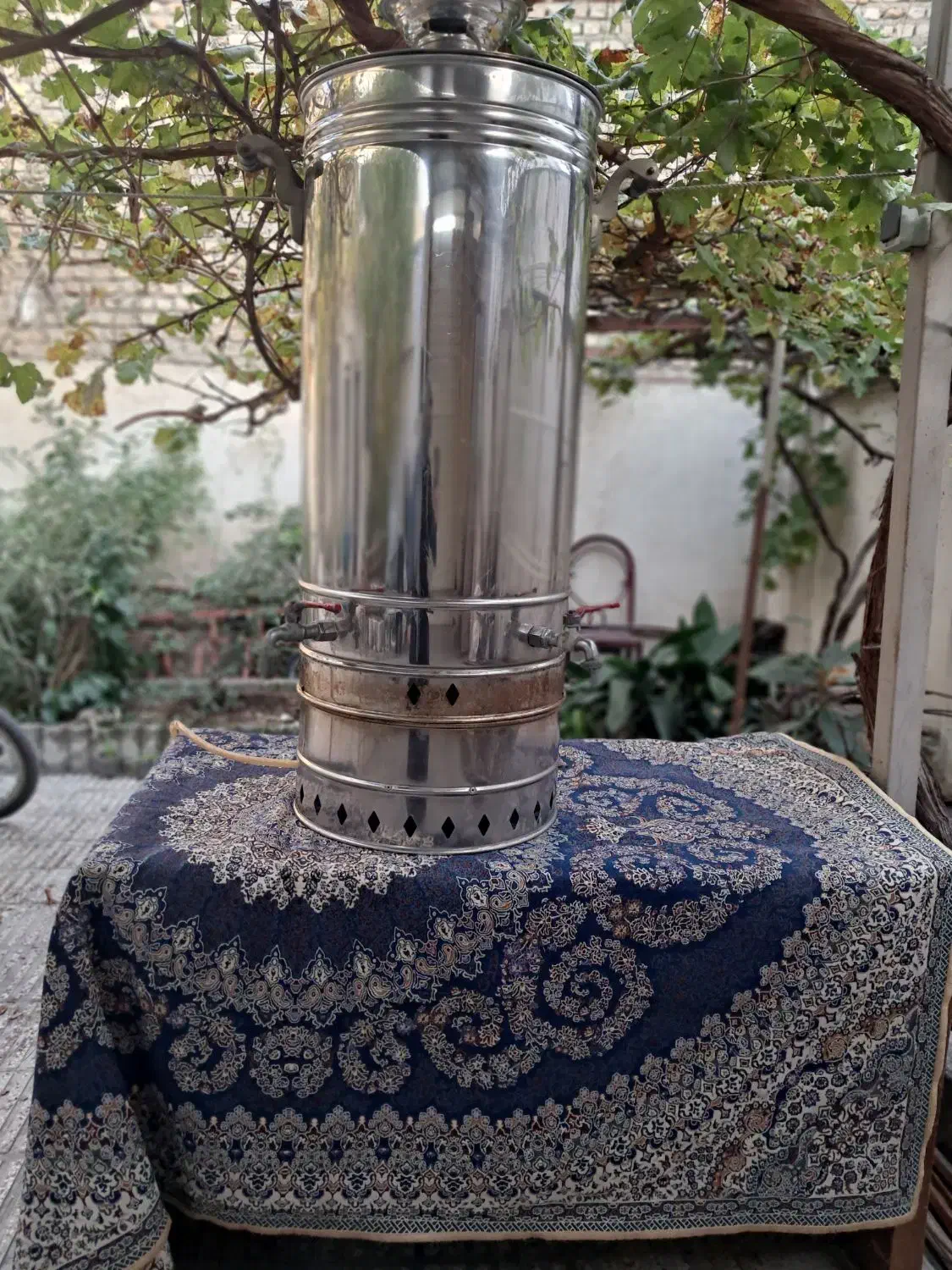 سماورخیلی بزرگ هیئتی-۲ شیره|سماور، چایساز، قهوهساز|گرگان, |دیوار