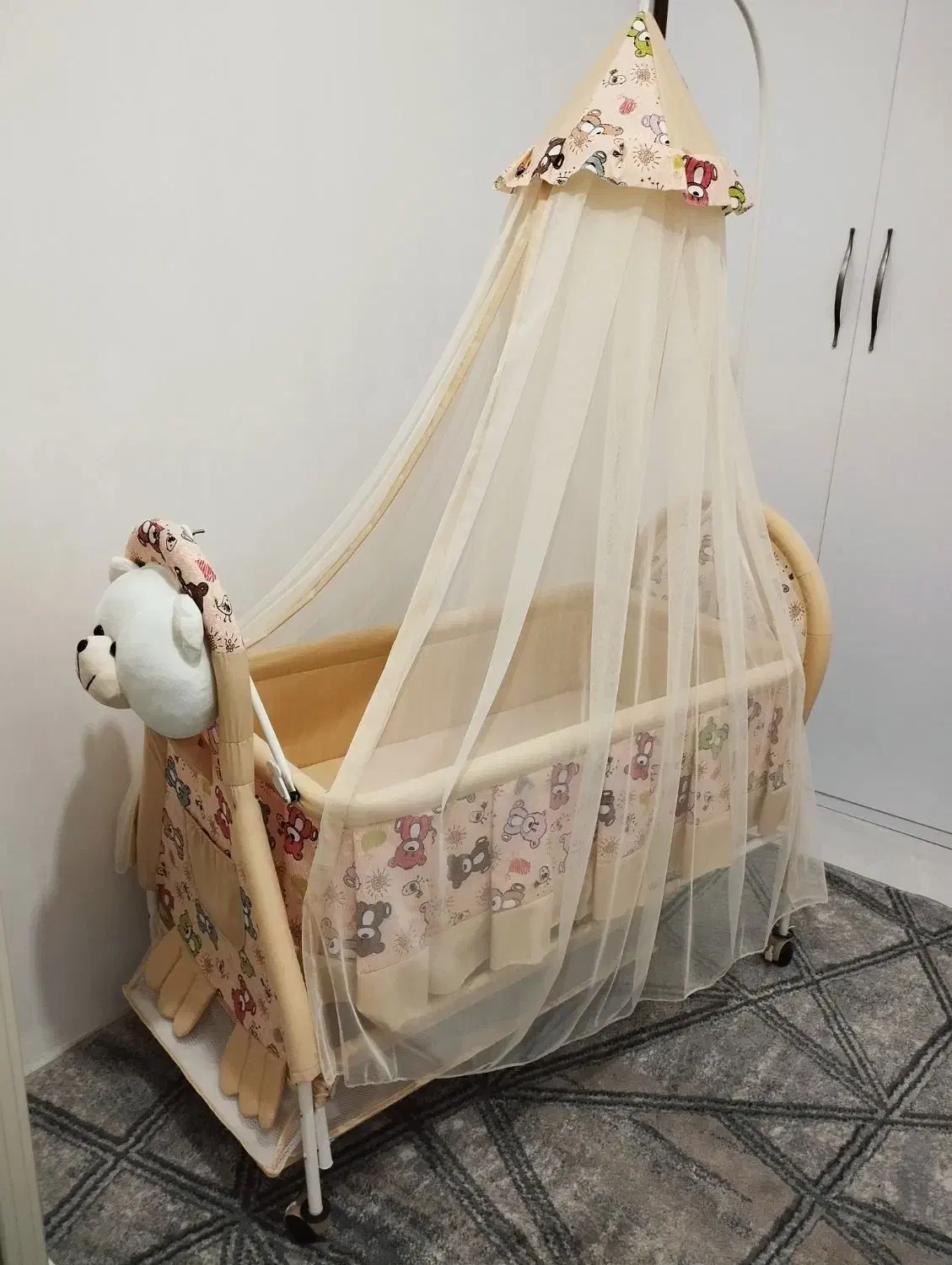 گهواره|اسباب و اثاث بچه|اقبالیه, |دیوار