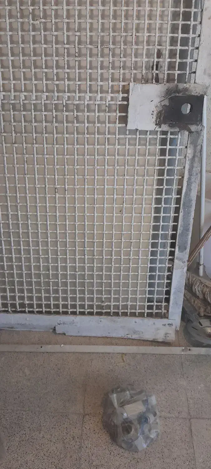 در حیاط آهنی|مصالح و تجهیزات ساختمان|فولادشهر, A3|دیوار