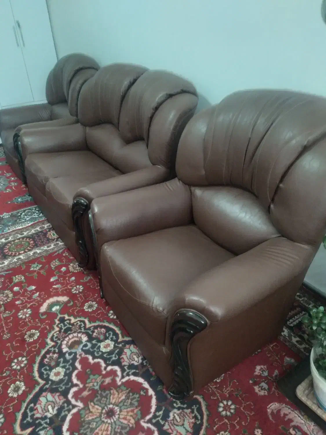 سرویس مبل چرمی ۷نفره کارکرده|دفتر کار|ماکو, |دیوار