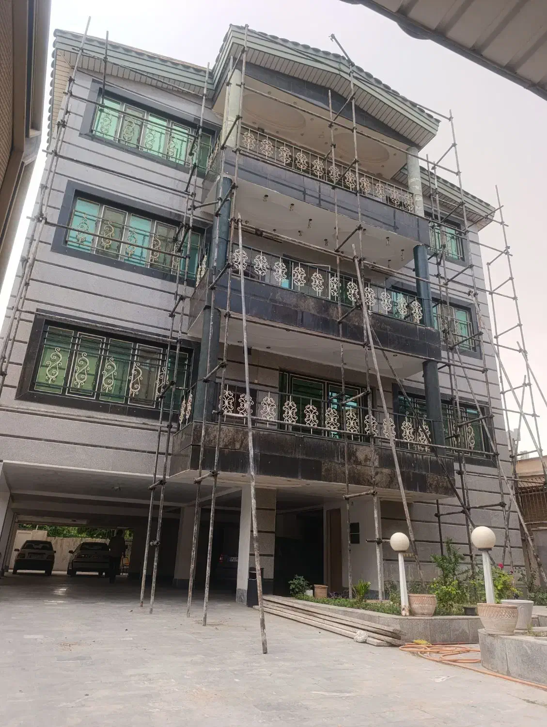 داربست فلزی کرمی|خدمات پیشه و مهارت|چهارباغ, |دیوار