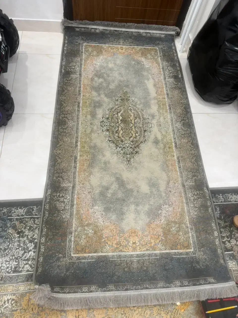 فرش ۱۲۰۰ شانه سالم درحد نو|فرش|رشت, سلیمانداراب|دیوار