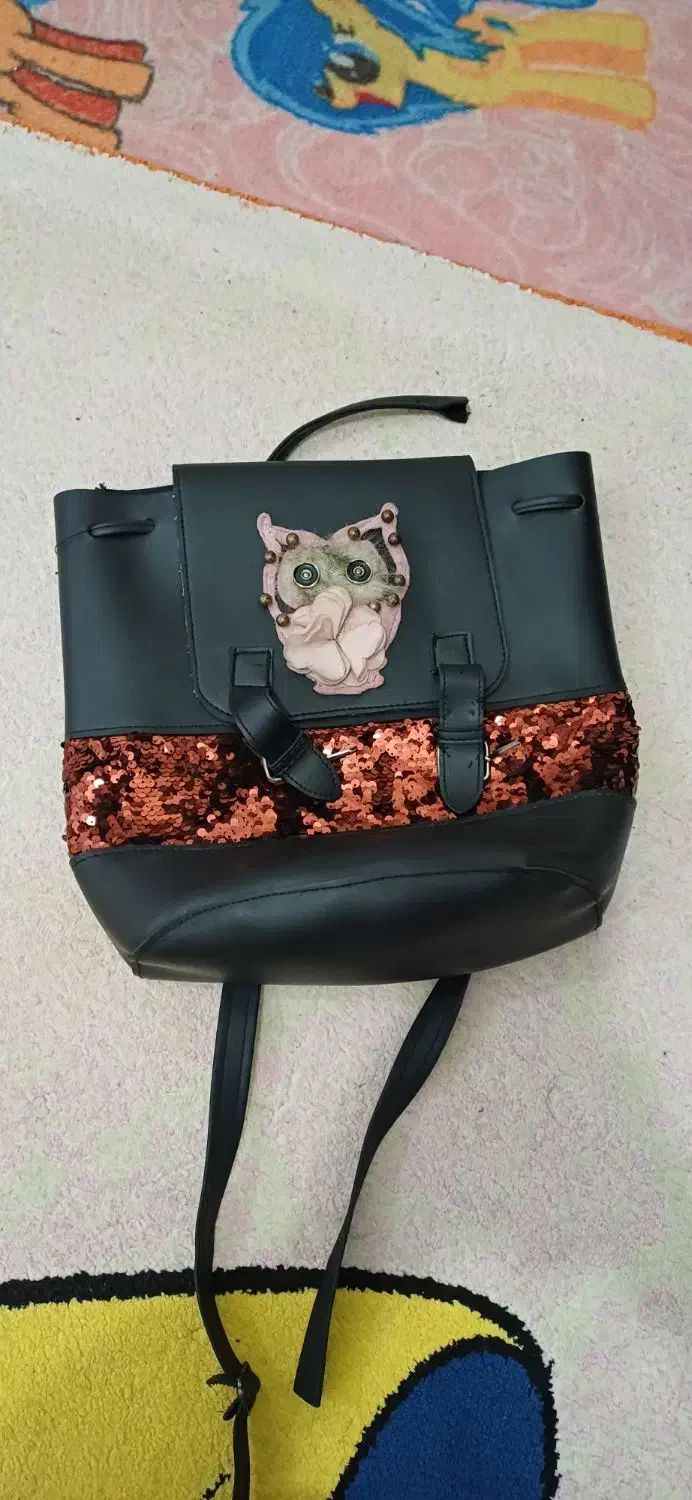 کیف مدرسه|کیف، کفش، کمربند|شوش, |دیوار