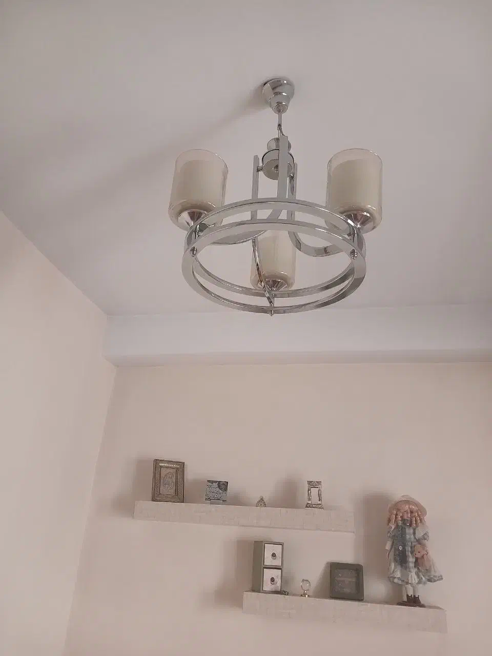 لوستر سه شاخه سالم و نو|لوستر و چراغ آویز|پردیس, فاز ۸|دیوار