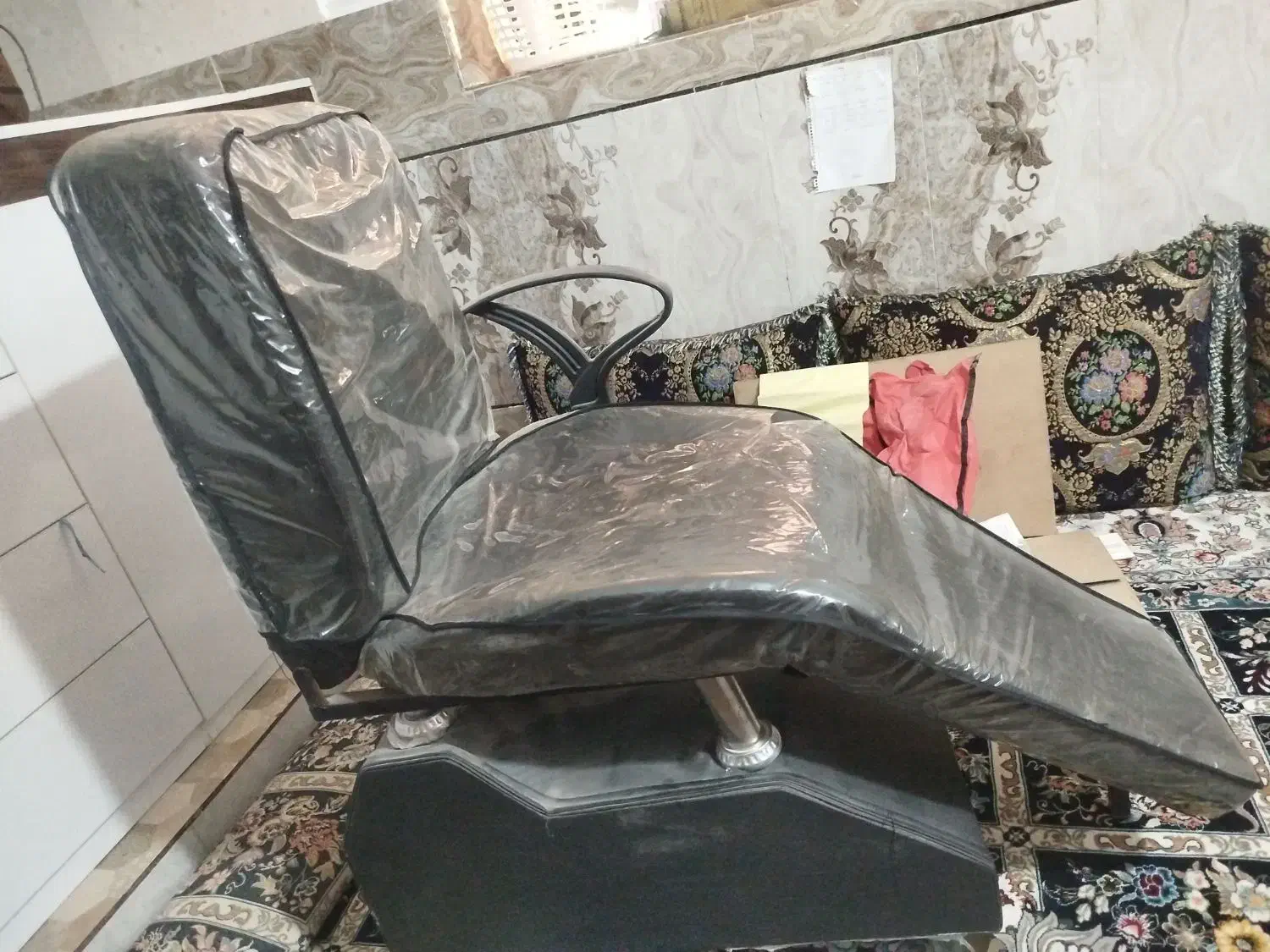 صندلی اصلاح|آرایشگاه و سالنهای زیبایی|میناب, |دیوار