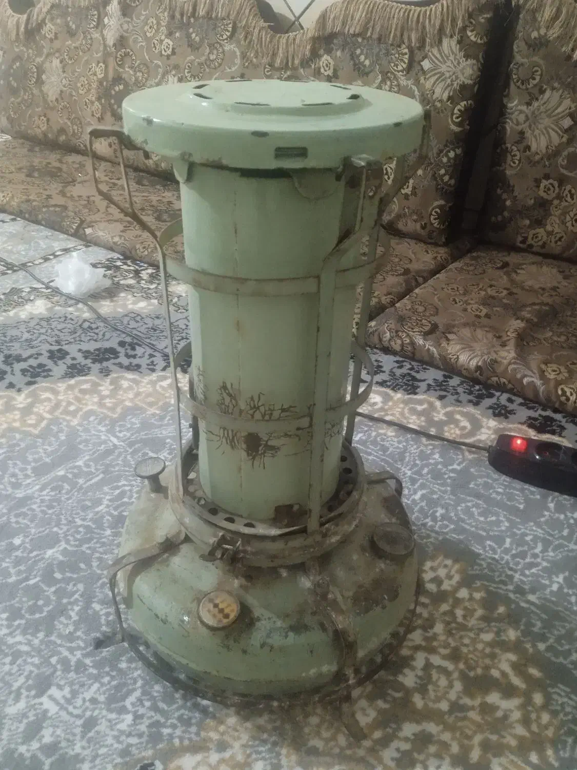 بخاری نفتی|کلکسیون اشیاء عتیقه|اهواز, گلدشت|دیوار