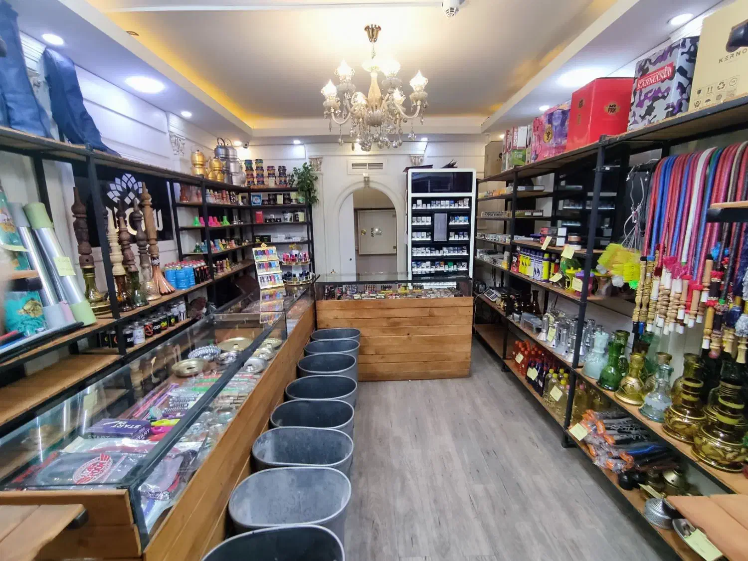 فروش کامل دکور ( بوتیک ، دخانیات ، اکسسوری )|فروشگاه و مغازه|کرج, باغستان|دیوار