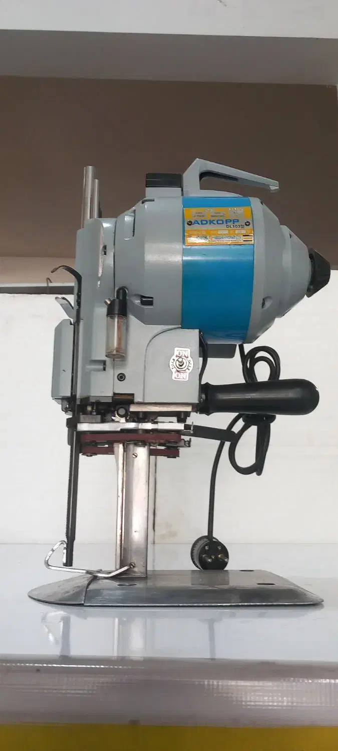 قیچی برقی خیاطی عمود بر ۶ اینچ درحدنونونو|لوازم خیاطی و بافتنی|شیراز, پودنک|دیوار