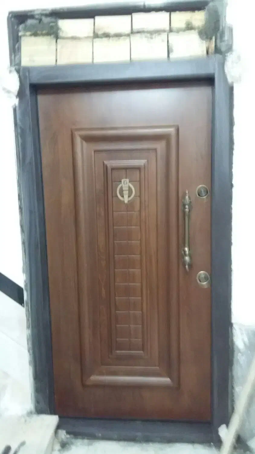 نصاب  نصب ورگلاژ دربهای ضدسرقت|خدمات پیشه و مهارت|سنندج, |دیوار