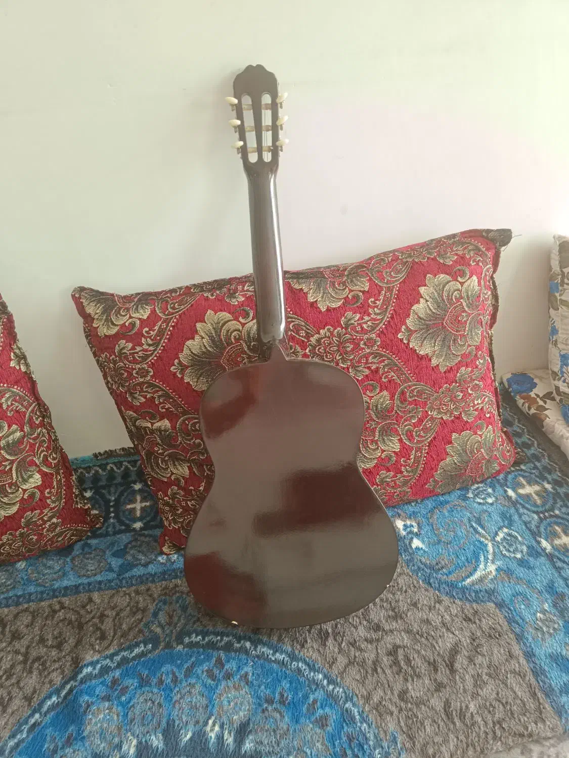 گیتار کلاسیک|گیتار، بیس، امپلیفایر|ماکو, |دیوار