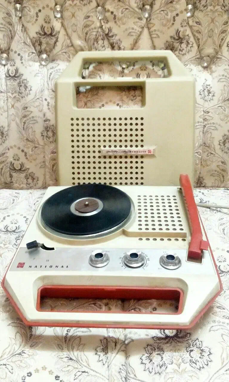 رادیوگرام|کلکسیون اشیاء عتیقه|گنبد کاووس, |دیوار