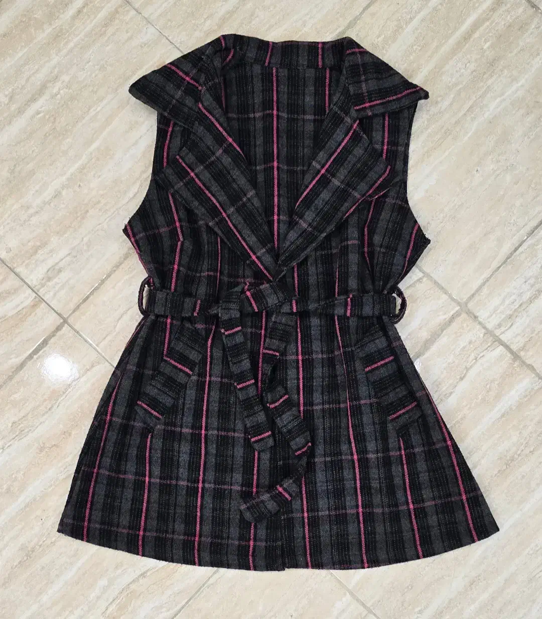 وست فوتر|لباس|قم, زنبیل آباد|دیوار