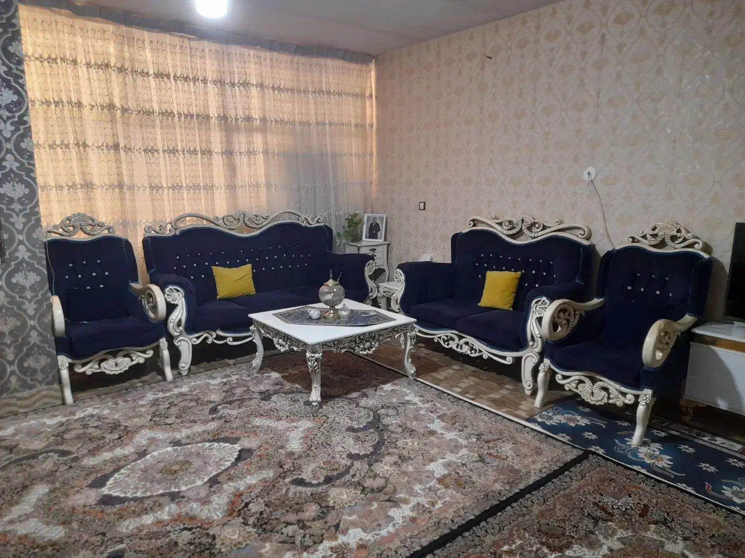 یک دست مبل ۷ نفره|مبلمان خانگی و میز عسلی|هشتگرد, طاووسیه|دیوار