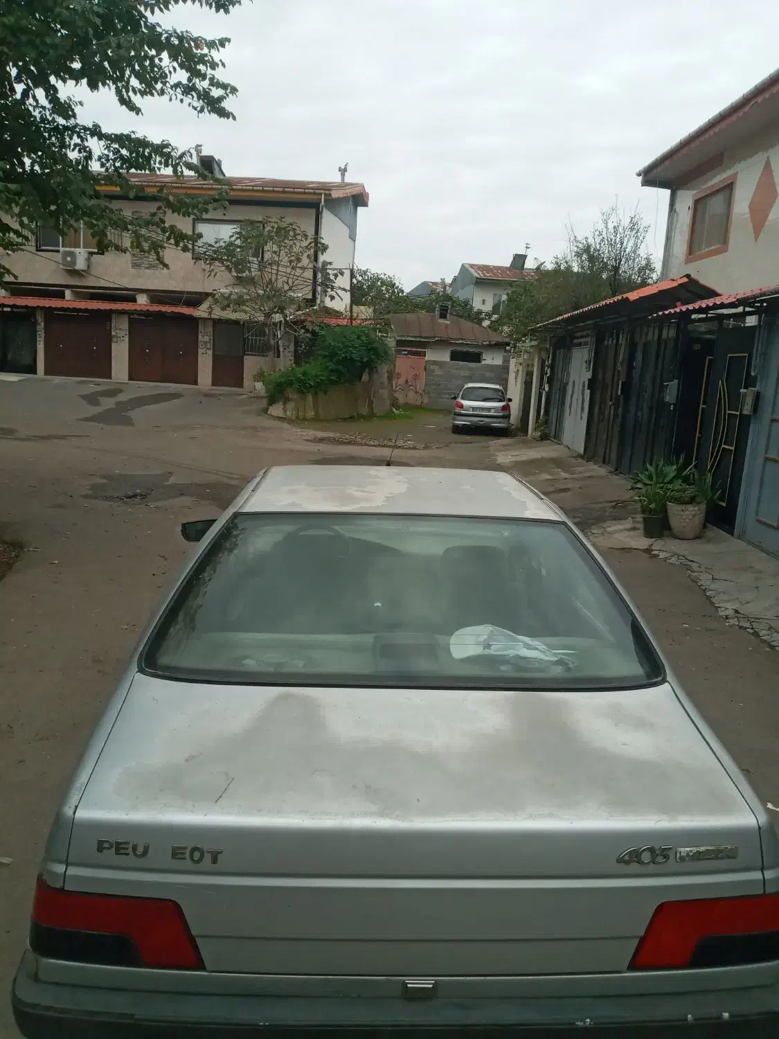 پژو ۴۰۵ نقره ایی سالم|خودرو سواری و وانت|لاهیجان, لیالستان|دیوار