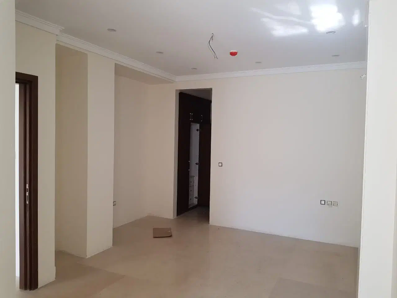 ۱۷۵ متر نوساز ۲ پارکینگه روبروی پارک شفق