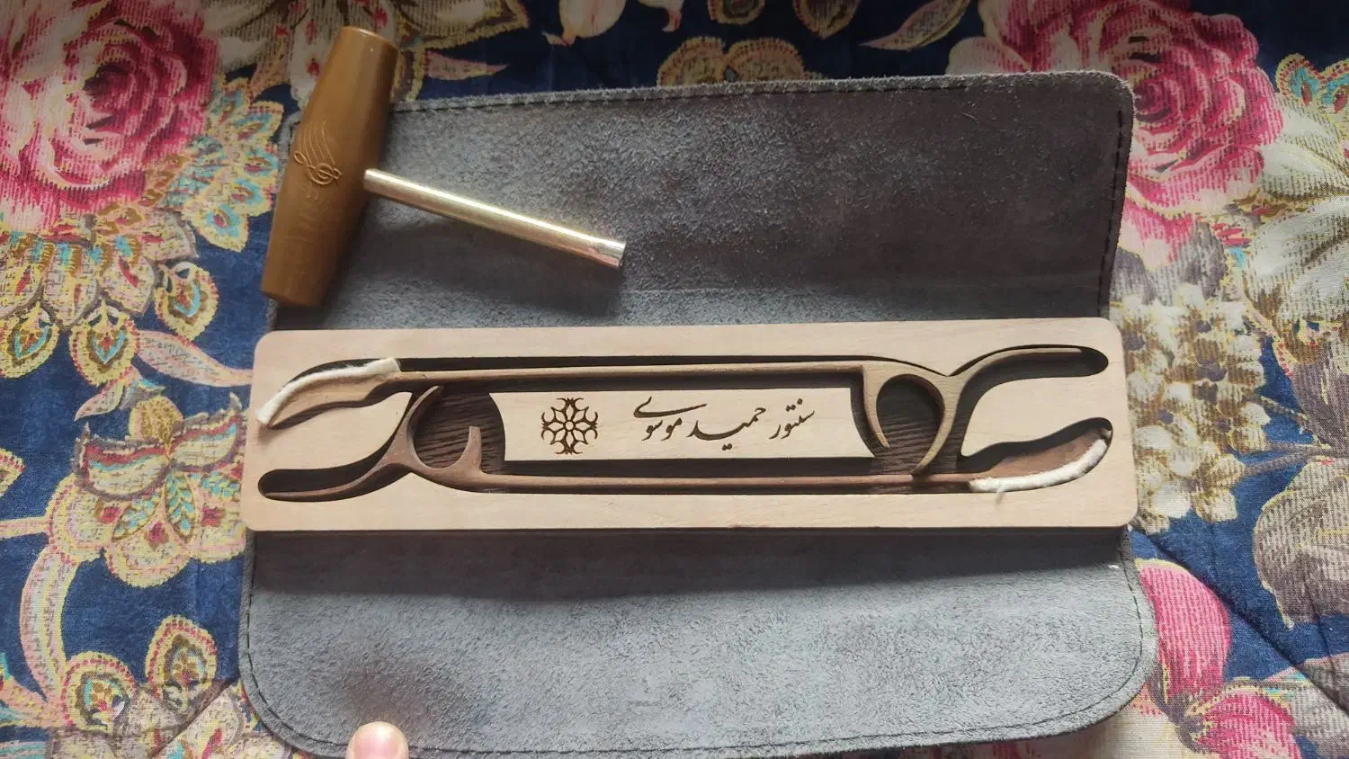 سنتور در حد نو|سازهای سنتی|گنبد کاووس, |دیوار