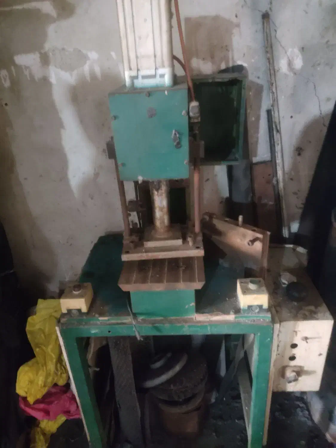 دستگاه پرس هیدرولیکی بادی|ماشین‌آلات صنعتی|قرچک, امین آباد|دیوار